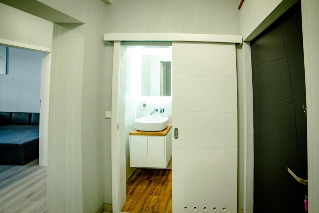 Lofty Apartamenty Namyslow I Buitenkant foto