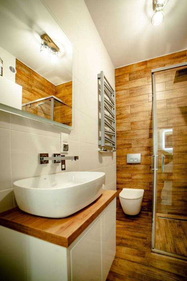 Lofty Apartamenty Namyslow I Buitenkant foto